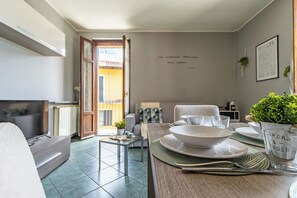 Living area - [SMART FLAT] Apartment whit Private Garage, Free Wi-Fi (Castelletto sopra Ticino)