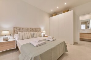 3 quartos, ferros/tábuas de passar roupa, Wi-Fi, roupa de cama