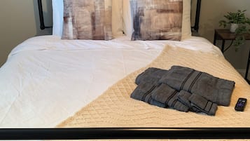 2 chambres, fer et planche à repasser, Wi-Fi gratuit, draps fournis