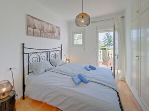 2 chambres, fer et planche à repasser, lit parapluie, Wi-Fi gratuit