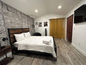 3 habitaciones, escritorio, tabla de planchar con plancha y wifi gratis 