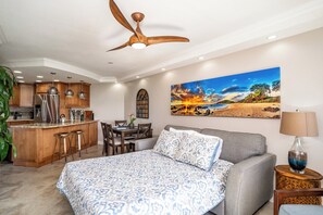 Luxury Condo | Extra beds