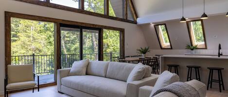 Televisión, estéreo y oficina