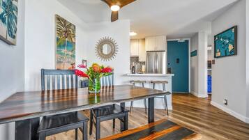 Luxury Condo | Living area | Smart TV, Hulu, streaming services