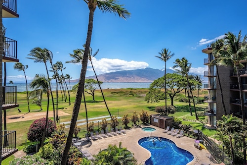 Modern and Relaxing Oceanfront Vistas
