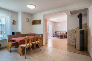 Dining - Apartment 'Haus Isele' with Mountain View, Terrace and Wi-Fi (Dachsberg)