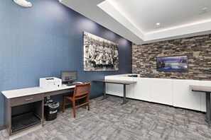 Unclassified image, 3 of 47, button - Holiday Inn Express Kansas City North Parkville (Parkville)