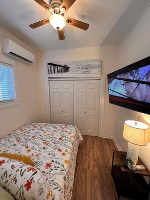 1 chambre, bureau, fer et planche à repasser, Wi-Fi