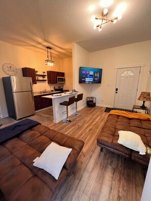 1 chambre, bureau, fer et planche à repasser, Wi-Fi