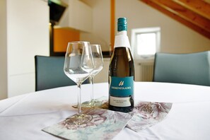 Dining - Apartment 'Wohlfühlplatz' with Balcony and Wi-Fi (Ostrach)