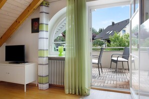 Interior - Apartment 'Wohlfühlplatz' with Balcony and Wi-Fi (Ostrach)