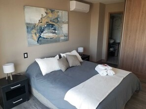 1 bedroom, WiFi, bed sheets - New, modern and bright. Located in the heart of Mendoza. (Mendoza capital)