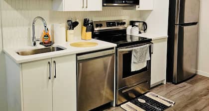 Cozy 1 Bedroom Basement Apt in SE Calgary