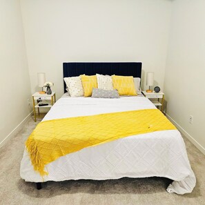 1 Schlafzimmer, Schreibtisch, Reisekinderbett, WLAN