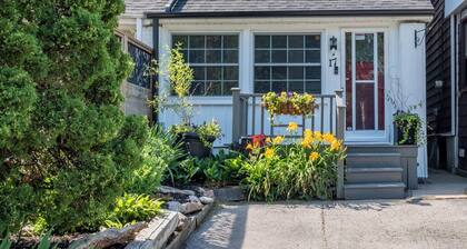 Charming Beaches Retreat | Renovated 2-Bedroom House with Yoga Studio