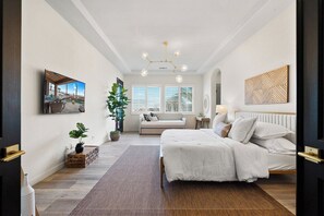 4 bedrooms, iron/ironing board, WiFi, bed sheets