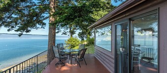 Perch - Breezy Point Hideout: Waterfront w/ Beach, Hot Tub, Kayak, Paddle