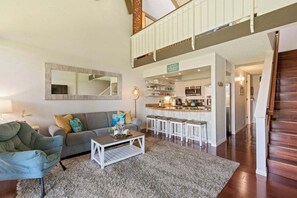 TV - Perch - Luana Kai Loft: Captivating Modern 2-Bedroom for a Dream Vacation (Kihei)