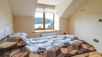 2 bedrooms, individually decorated, individually furnished, free WiFi