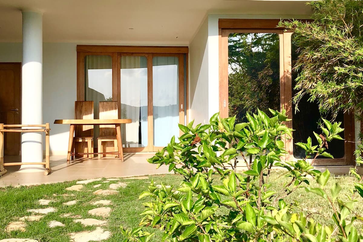 Villa, 2 camas individuales, vista a la playa | 1 habitación, espacio para trabajar con laptop y cortinas blackout