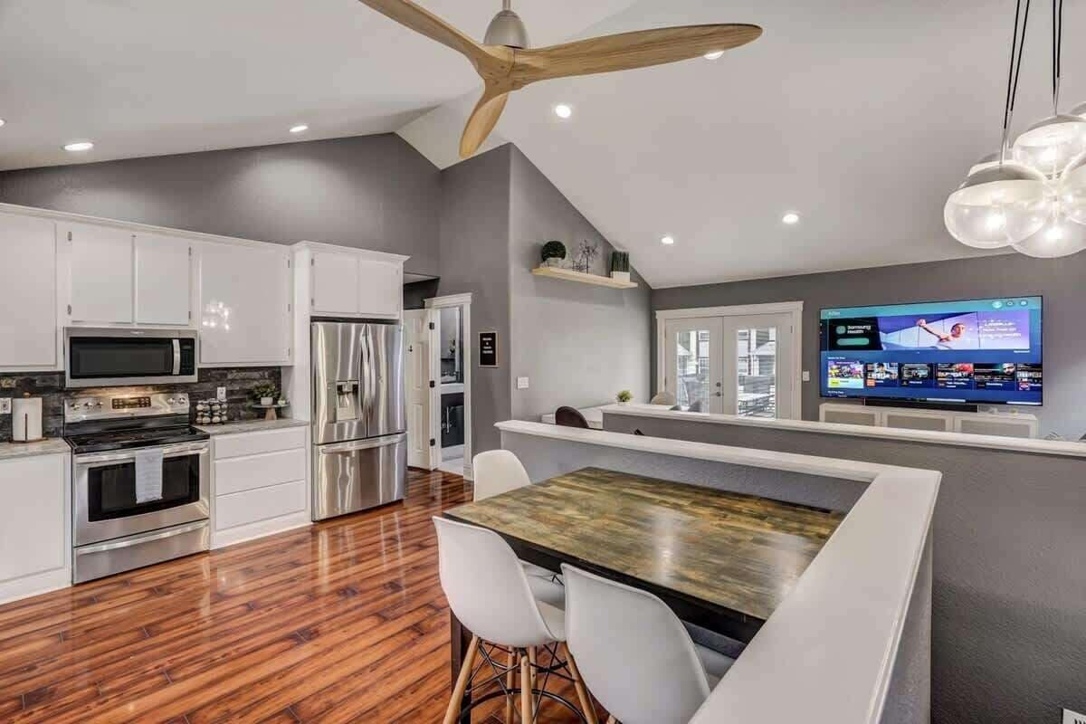 雪櫃、微波爐、焗爐、爐具