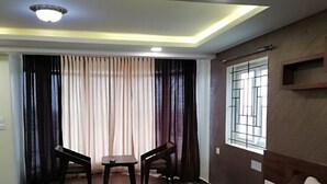تجهيزات عازلة للصوت وواي فاي مجانًا