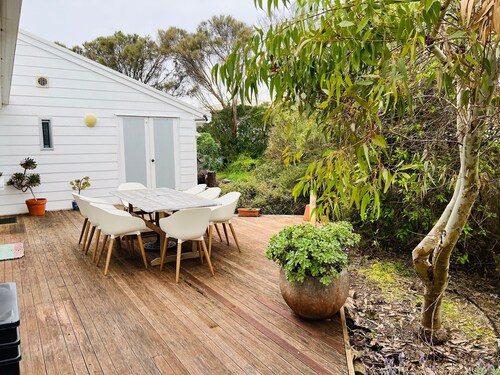 The WardRobe -  WIFI- Pet Friendly Outside