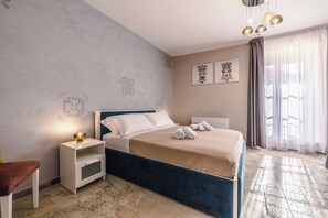 Deluxe Room | Frette Italian sheets, premium bedding, down comforters