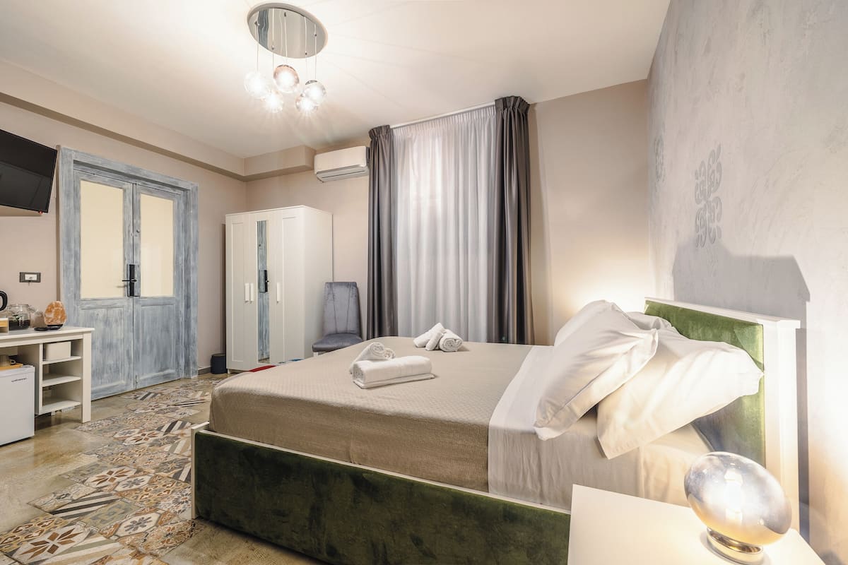 Comfort Room | 1 bedroom, Frette Italian sheets, premium bedding, down comforters
