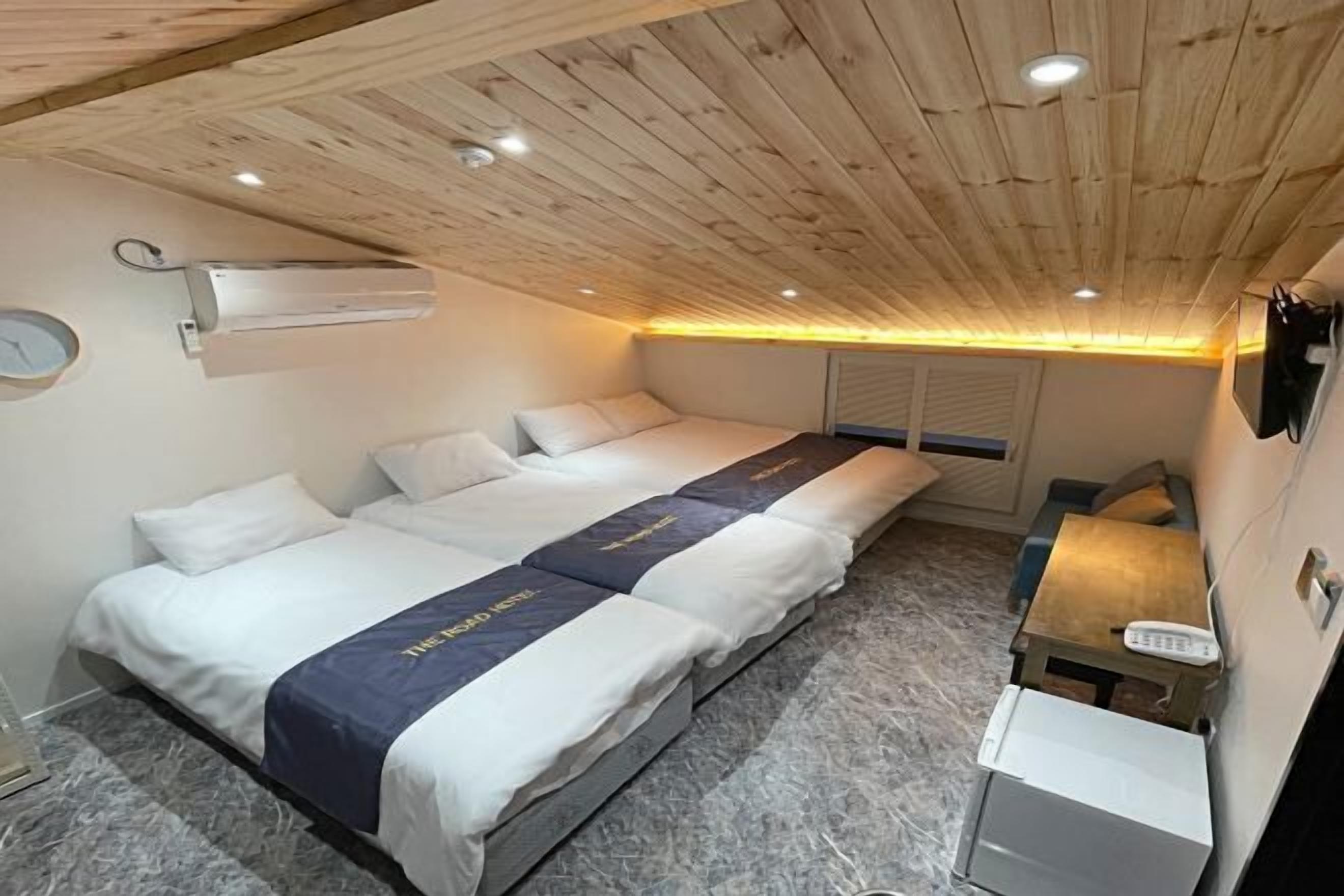 Mørklægningsgardiner, lydisolering, strygejern/strygebræt, gratis Wi-Fi