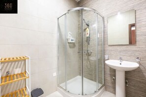 ヘアドライヤー、タオル