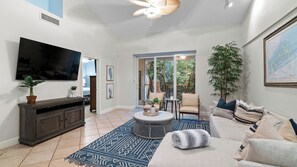 TV, table football, ping pong - 907 Mariners Club - Elegant townhome with 3 bedrooms (Key Largo)