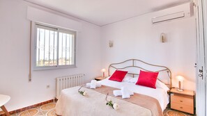5 chambres, Wi-Fi gratuit, draps fournis