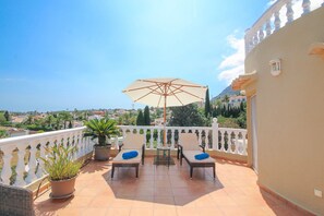 Terrace/patio - Villa with panoramic views all inclusive in Denia for 8 people (Denia)
