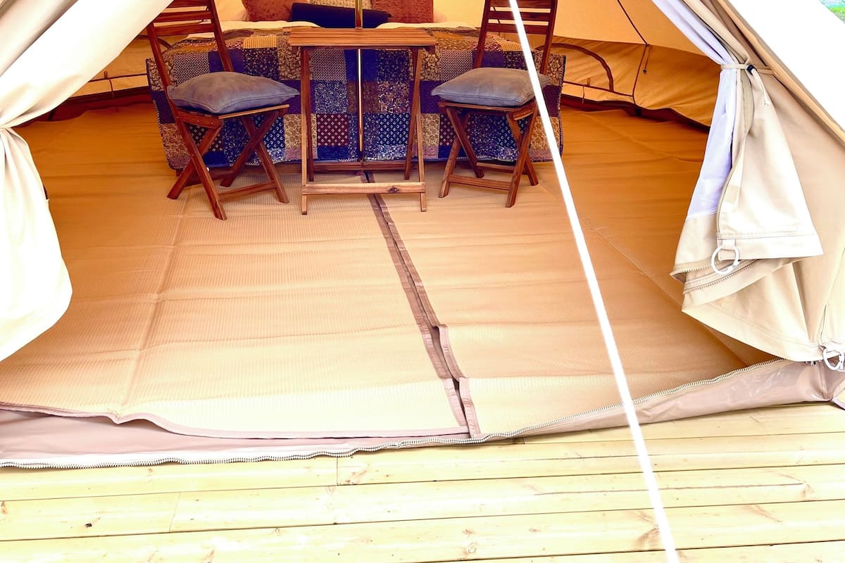 Standaard tent | 1 slaapkamer, individueel gedecoreerd, individueel gemeubileerd