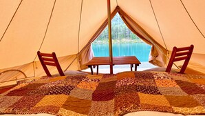 Standard Tent | Individually decorated, individually furnished, bed sheets - Reinheimen Lodge (Skjaak)