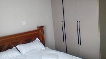 1 habitación, wifi y ropa de cama