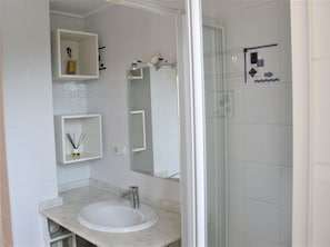 Baignoire, serviettes fournies