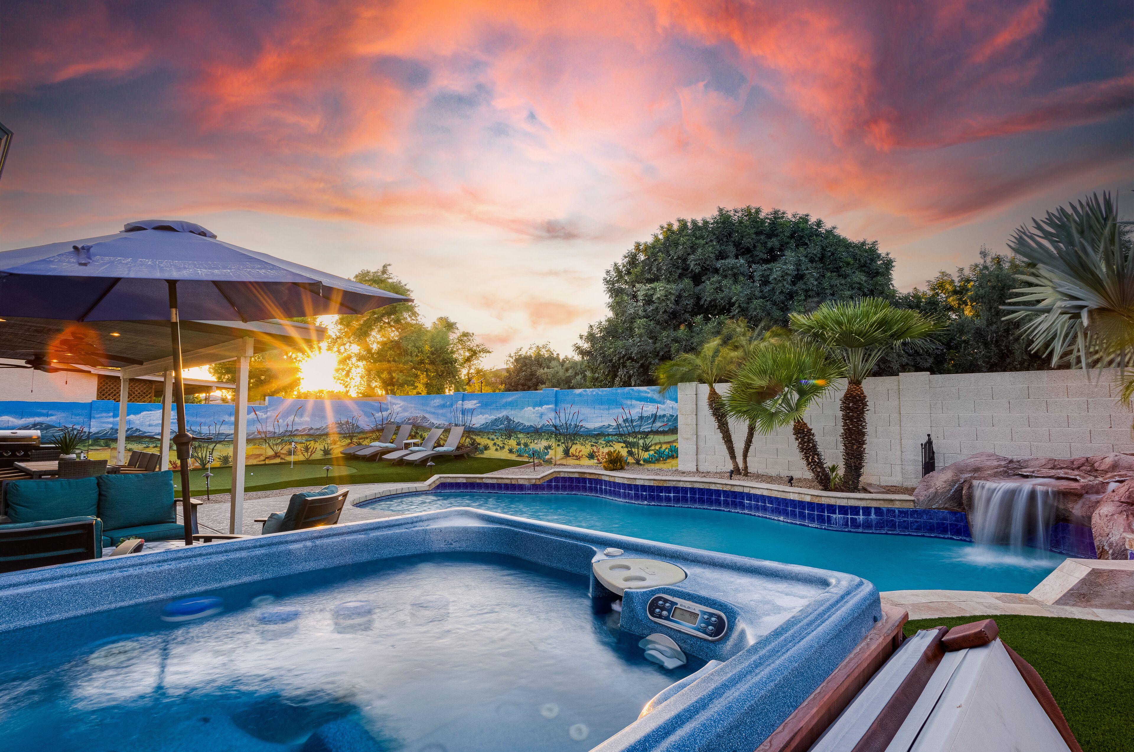 Heated Pool.  3 King Rooms! Sleeps 9!