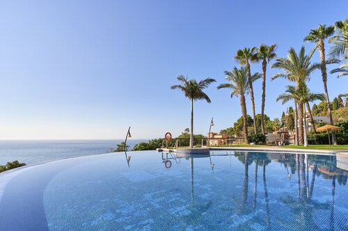 Holiday Home 'Casa Palmeras' with Sea Views, Wi-Fi and Air Conditioning