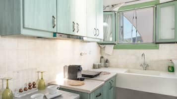 冰箱、炉灶、茶具/咖啡用具、厨具/餐具