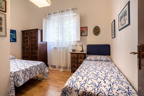 3 habitaciones, tabla de planchar con plancha y wifi gratis 