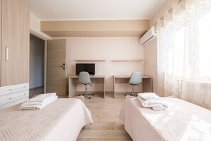 4 bedrooms, free WiFi, bed sheets