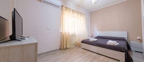 4 bedrooms, free WiFi, bed sheets