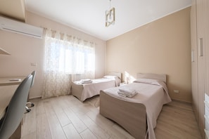 4 bedrooms, free WiFi, bed sheets