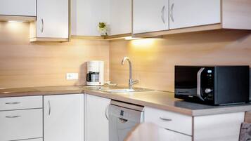 Kühlschrank, Herdplatte, Geschirrspüler