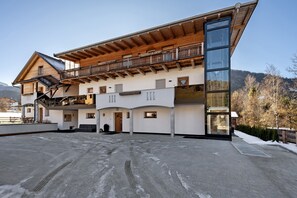 Exterior - Apartment "Antersi Luis" with Mountain View, Private Garden & Wi-Fi (St. Vigil Enneberg)