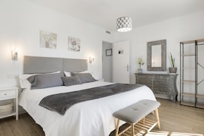 3 bedrooms, iron/ironing board, free WiFi, bed sheets