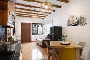 Dining - Holiday Home 'El Rinconcito De Jess' with Wi-Fi and Air Conditioning (El Golfo)