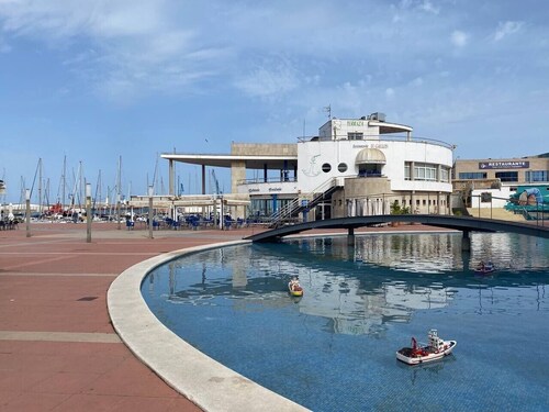 Apartment 'Piso El Grao' with Balcony and Wi-Fi